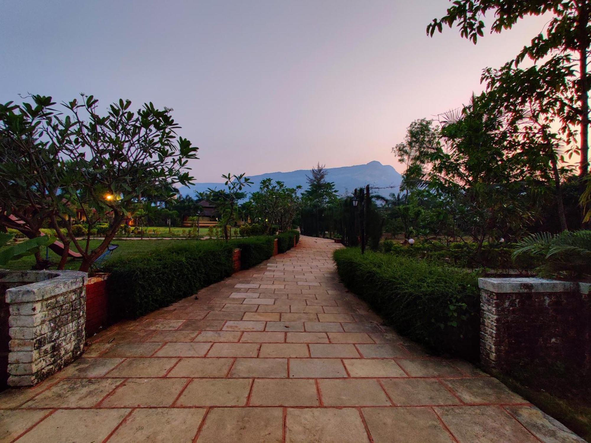 The Kanila Resort คาร์จัต ภายนอก รูปภาพ